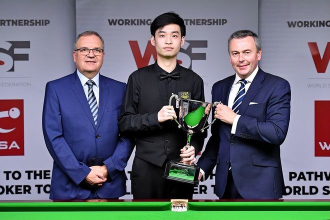 佩戴护目措 佩戴护目措