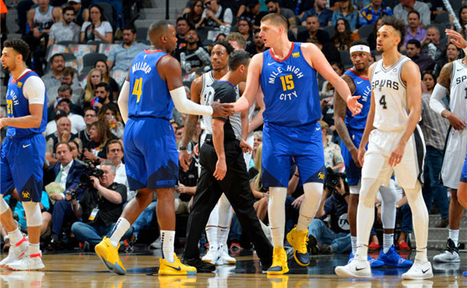 鲍尔替补出 鲍尔替补出